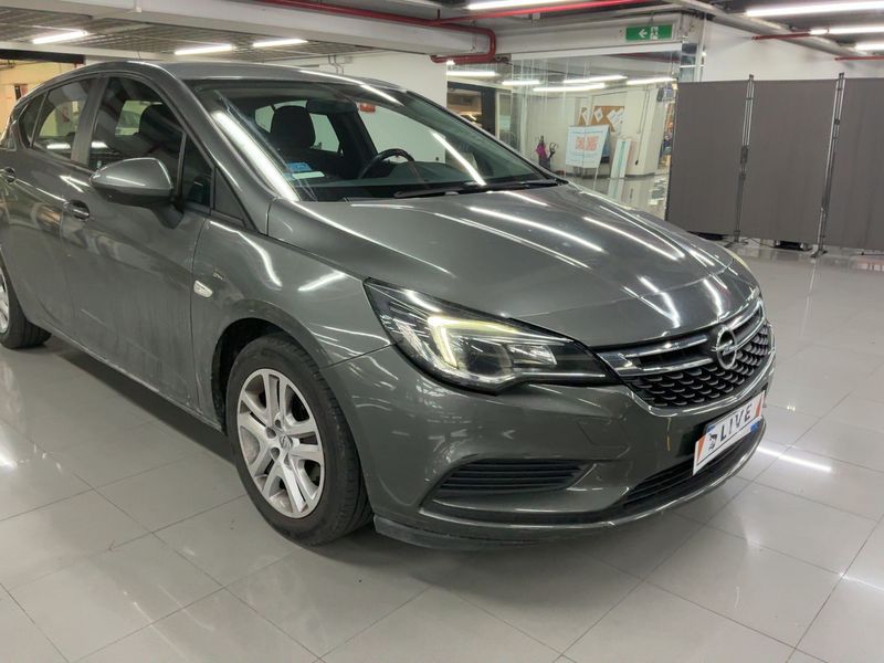Opel Astra 1.6 CDTI DPF Advance Start/Stop 2017 – снимка 12