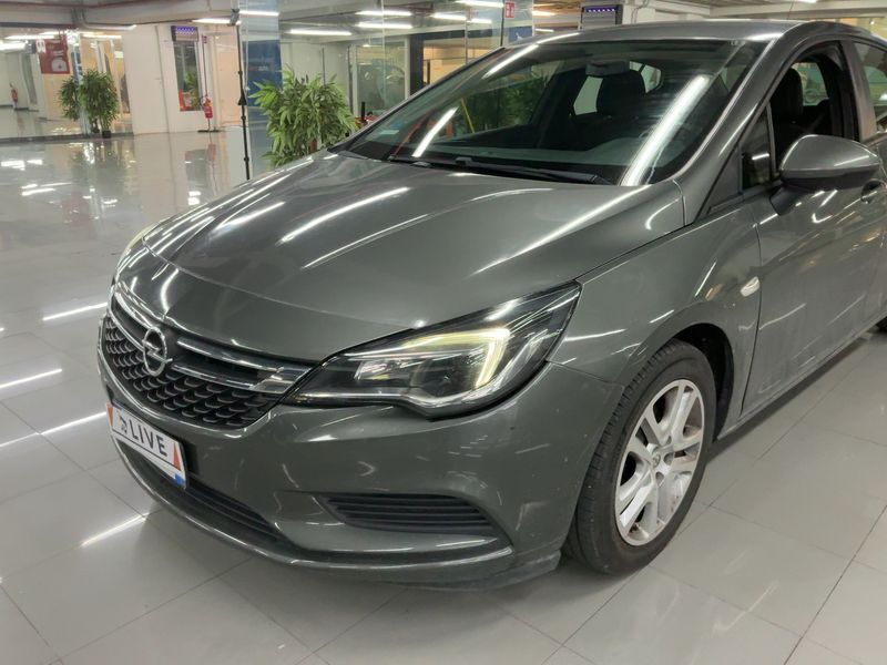 Opel Astra 1.6 CDTI DPF Advance Start/Stop 2017 – снимка 2