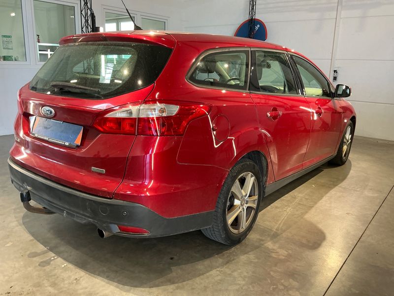 Ford Focus 1.6 EcoBoost Champions Edition 2013 – снимка 2