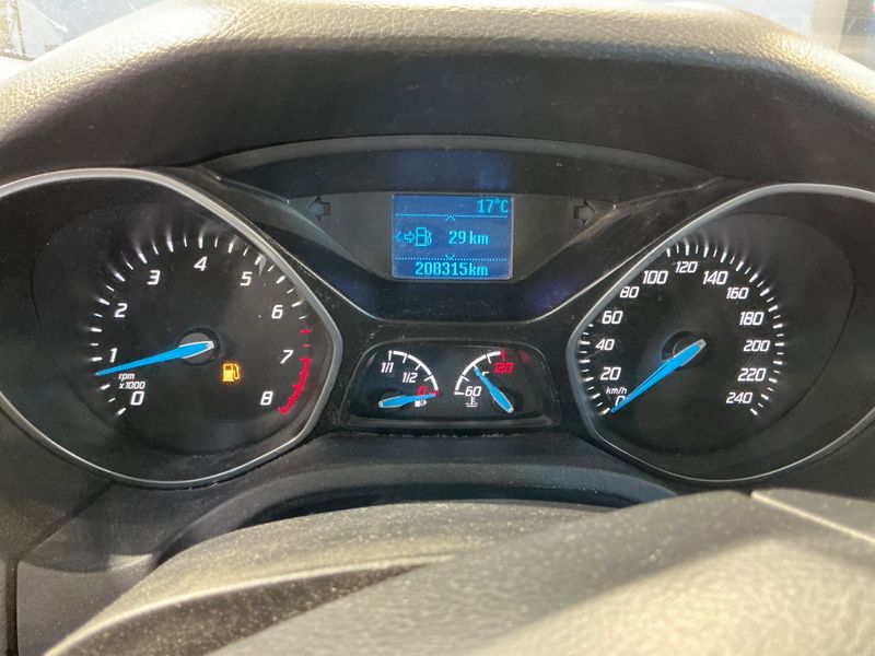 Ford Focus 1.6 EcoBoost Champions Edition 2013 – снимка 4