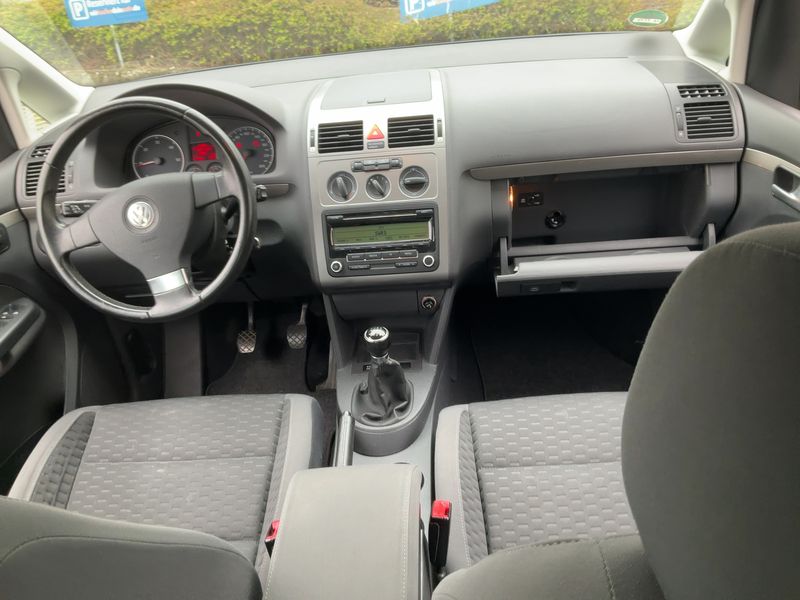 Volkswagen Touran 2.0 TDI Trendline 2009 – снимка 17