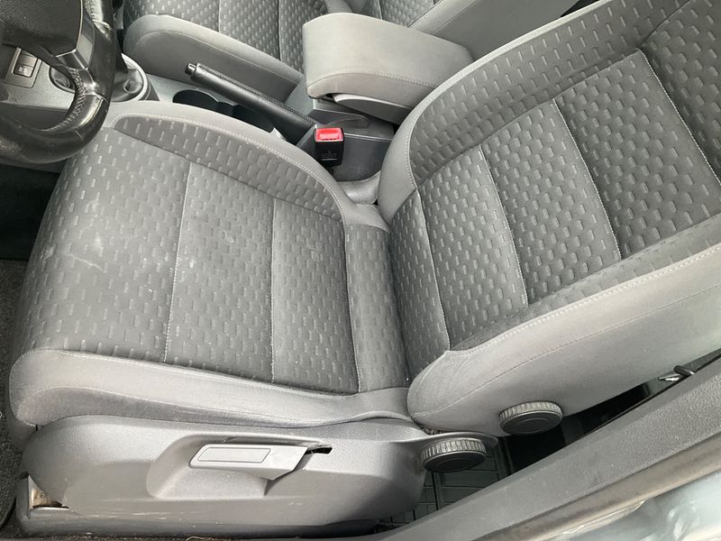 Volkswagen Touran 2.0 TDI Trendline 2009 – снимка 23