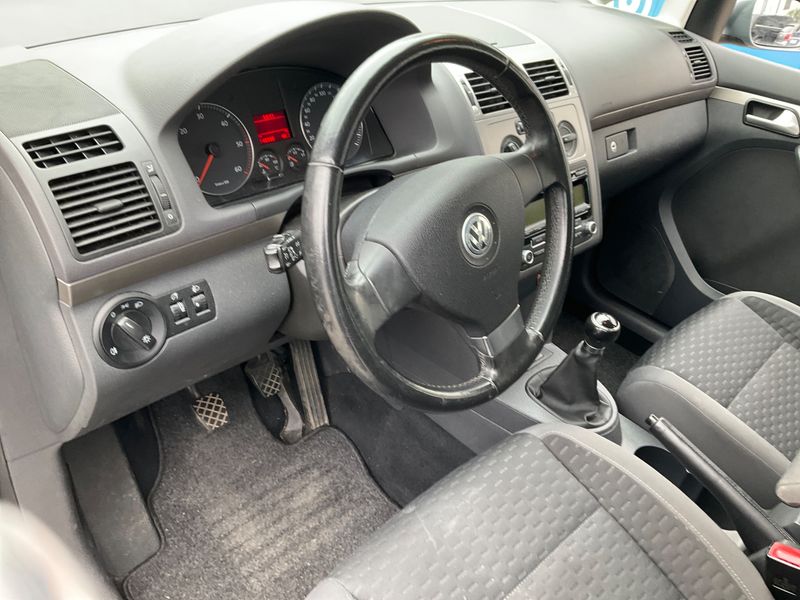 Volkswagen Touran 2.0 TDI Trendline 2009 – снимка 24