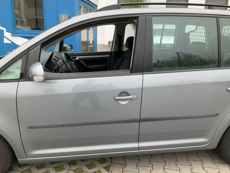 Volkswagen Touran 2.0 TDI Trendline 2009 – снимка 4