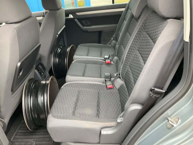 Volkswagen Touran 2.0 TDI Trendline 2009 – снимка 32