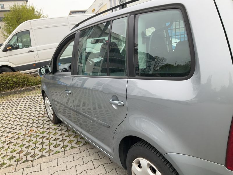 Volkswagen Touran 2.0 TDI Trendline 2009 – снимка 6