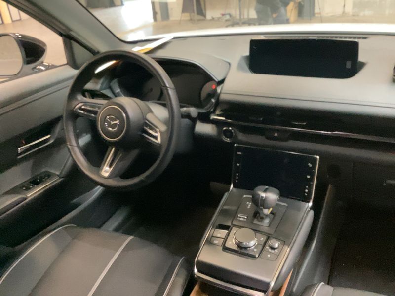 Mazda MX-30 electric drive 125 kW Makoto R-EV 2023 – снимка 17