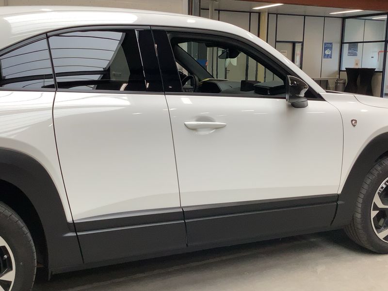 Mazda MX-30 electric drive 125 kW Makoto R-EV 2023 – снимка 10