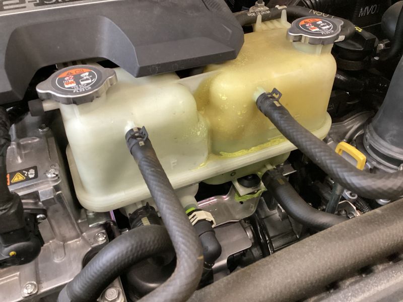 Mazda MX-30 electric drive 125 kW Makoto R-EV 2023 – снимка 29