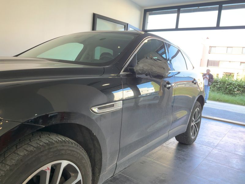 Jaguar F-Pace 20d Portfolio AWD 2018 – снимка 4