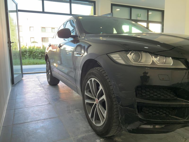 Jaguar F-Pace 20d Portfolio AWD 2018 – снимка 12