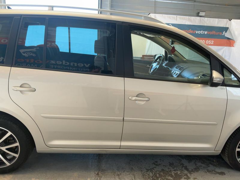 Volkswagen Touran 1.6 TDI Design Edition 2014 – снимка 10