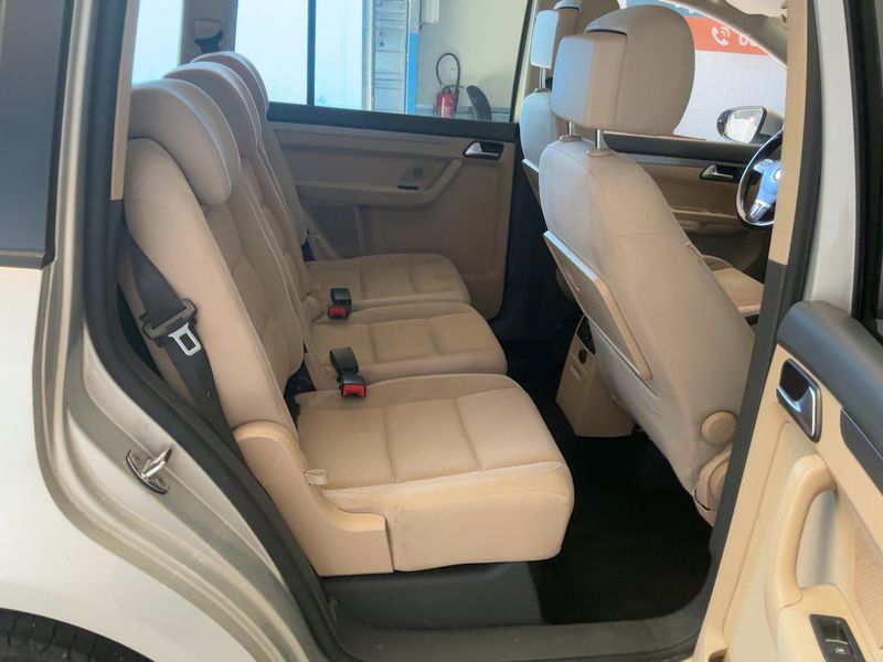 Volkswagen Touran 1.6 TDI Design Edition 2014 – снимка 19