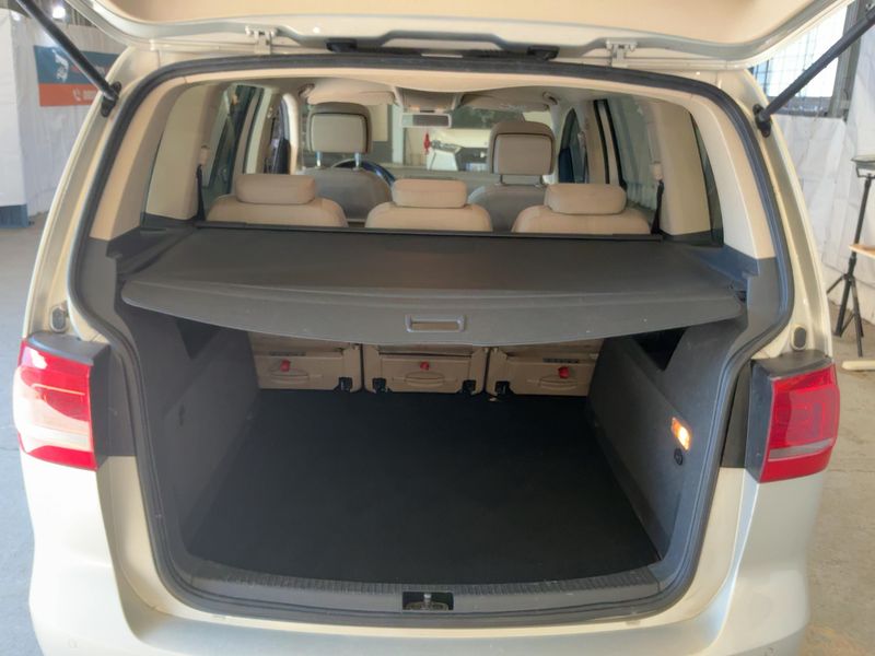 Volkswagen Touran 1.6 TDI Design Edition 2014 – снимка 15