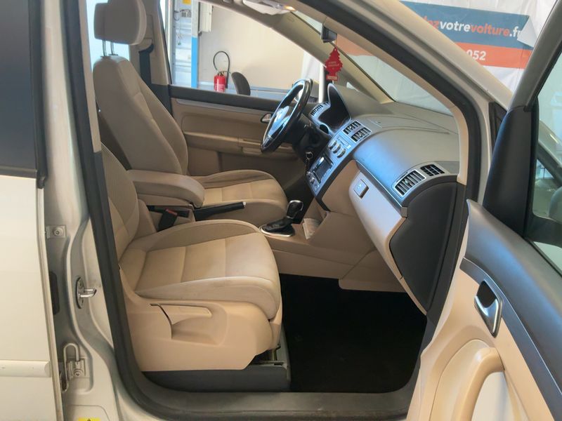 Volkswagen Touran 1.6 TDI Design Edition 2014 – снимка 16
