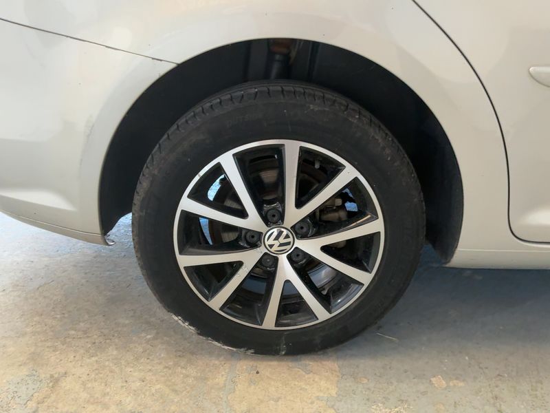 Volkswagen Touran 1.6 TDI Design Edition 2014 – снимка 9