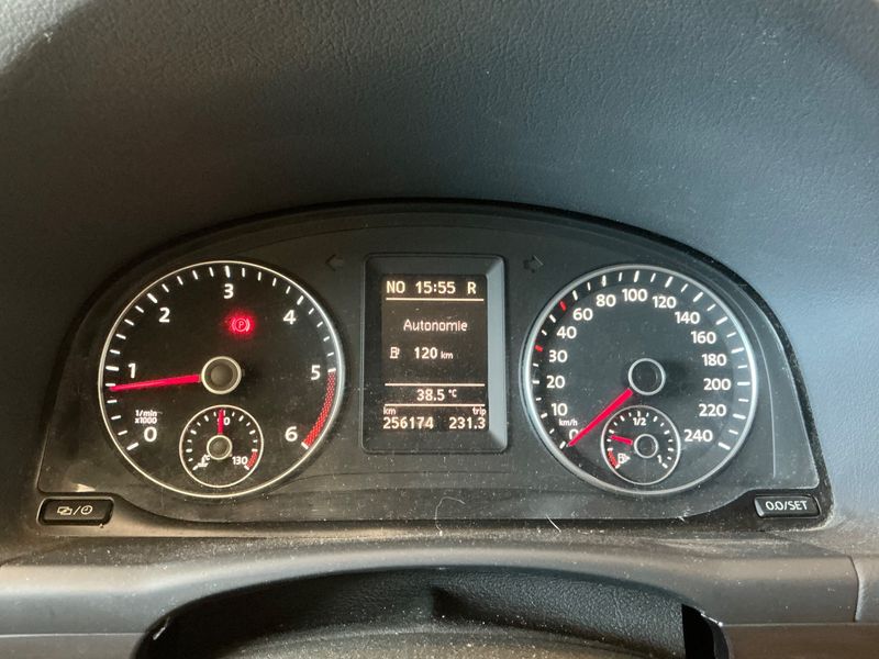 Volkswagen Touran 1.6 TDI Design Edition 2014 – снимка 18