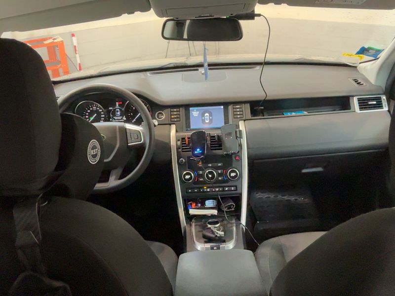 Land Rover Discovery Sport 2.0 Td4 SE AWD 2017 – снимка 17