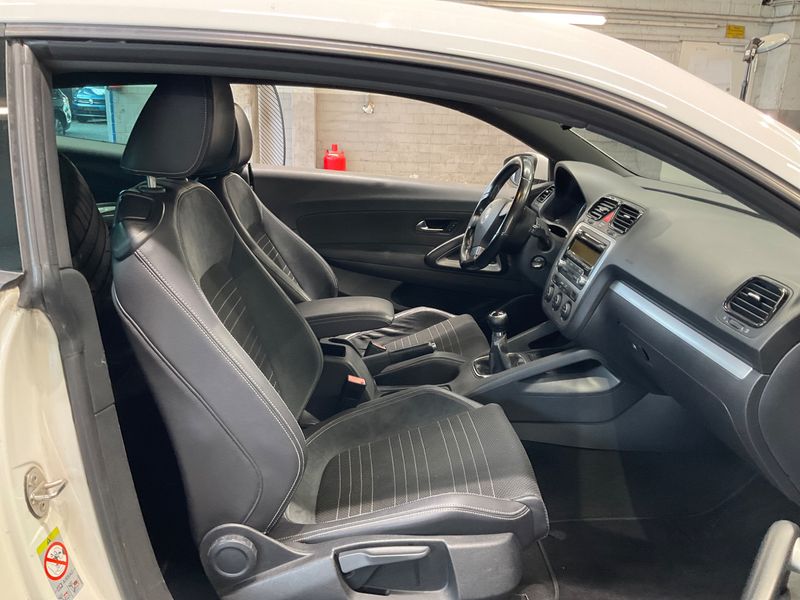 Volkswagen Scirocco 2.0 TSI 2009 – снимка 3
