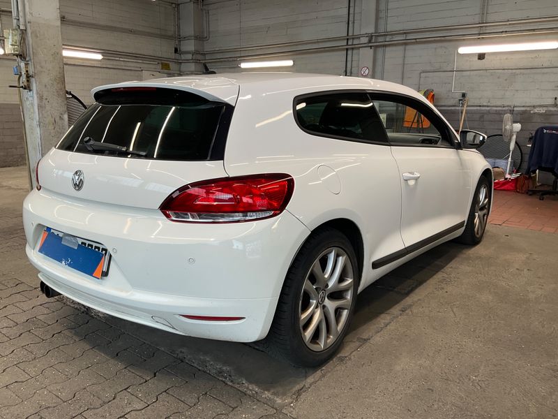 Volkswagen Scirocco 2.0 TSI 2009 – снимка 2