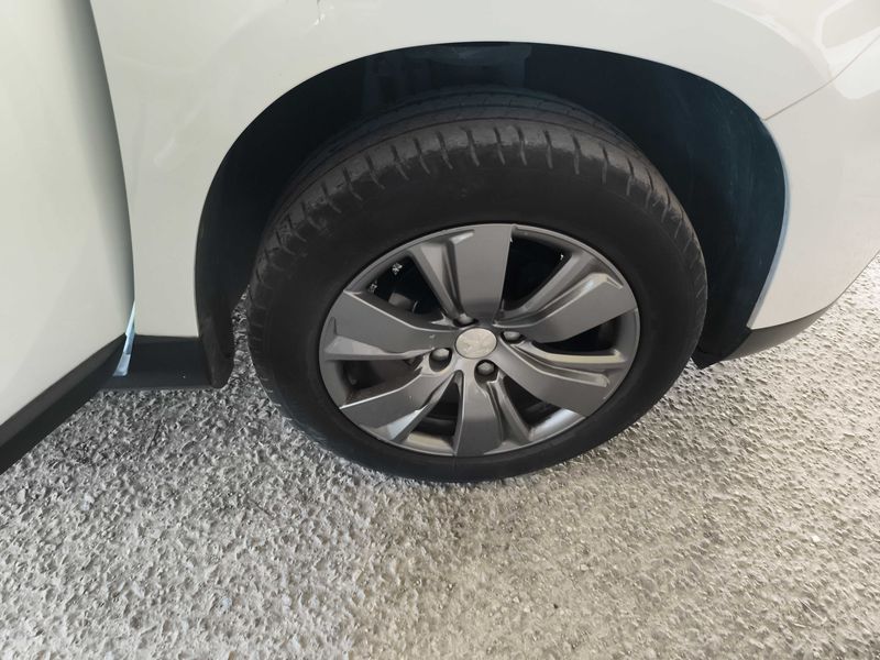 Peugeot 2008 1.2 e-VTi Style 2017 – снимка 18