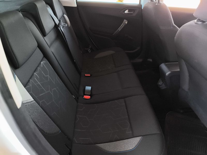 Peugeot 2008 1.2 e-VTi Style 2017 – снимка 13