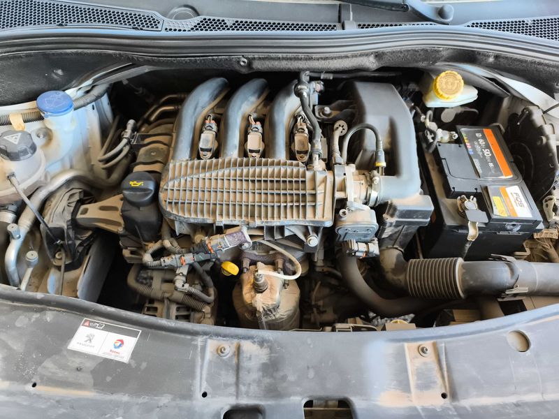 Peugeot 2008 1.2 e-VTi Style 2017 – снимка 8