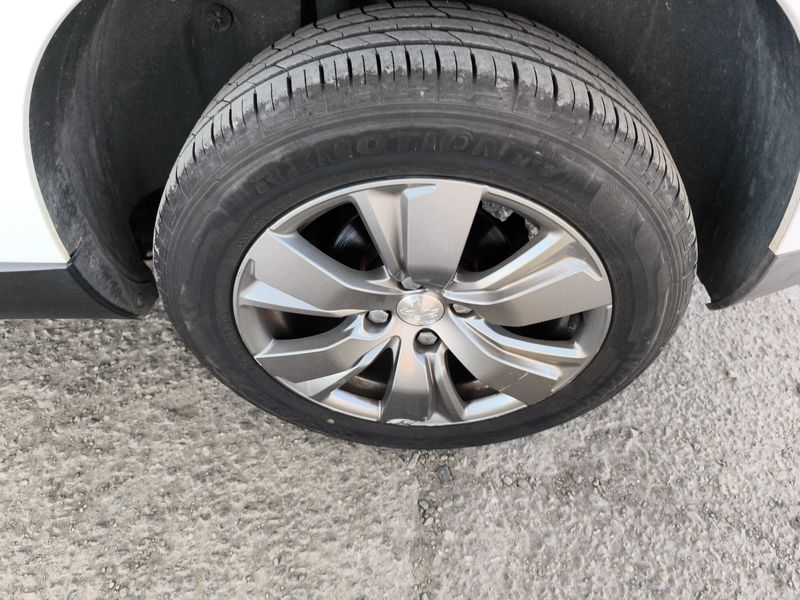 Peugeot 2008 1.2 e-VTi Style 2017 – снимка 14
