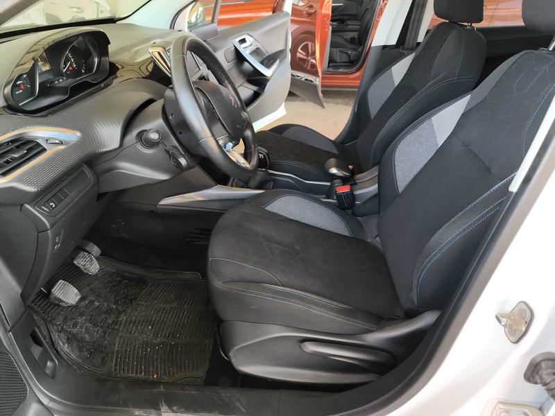 Peugeot 2008 1.2 e-VTi Style 2017 – снимка 16
