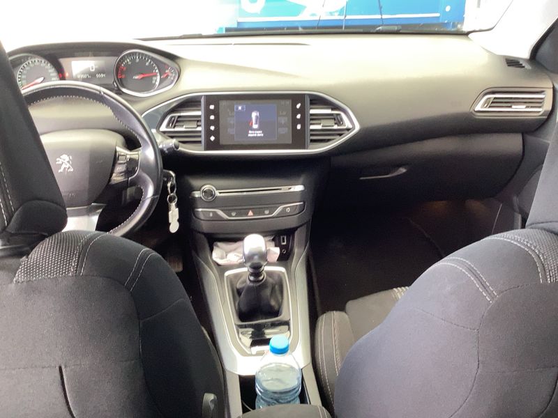 Peugeot 308 1.6 Blue-HDi Allure 2016 – снимка 17