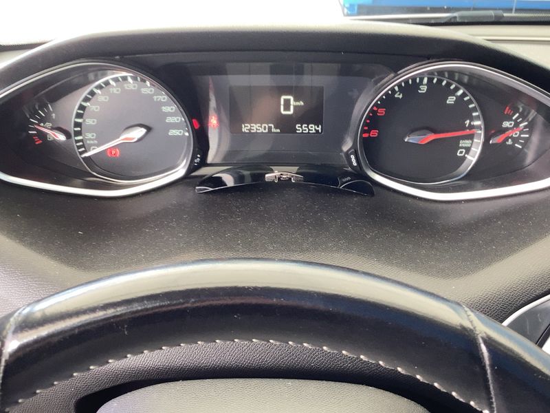 Peugeot 308 1.6 Blue-HDi Allure 2016 – снимка 18