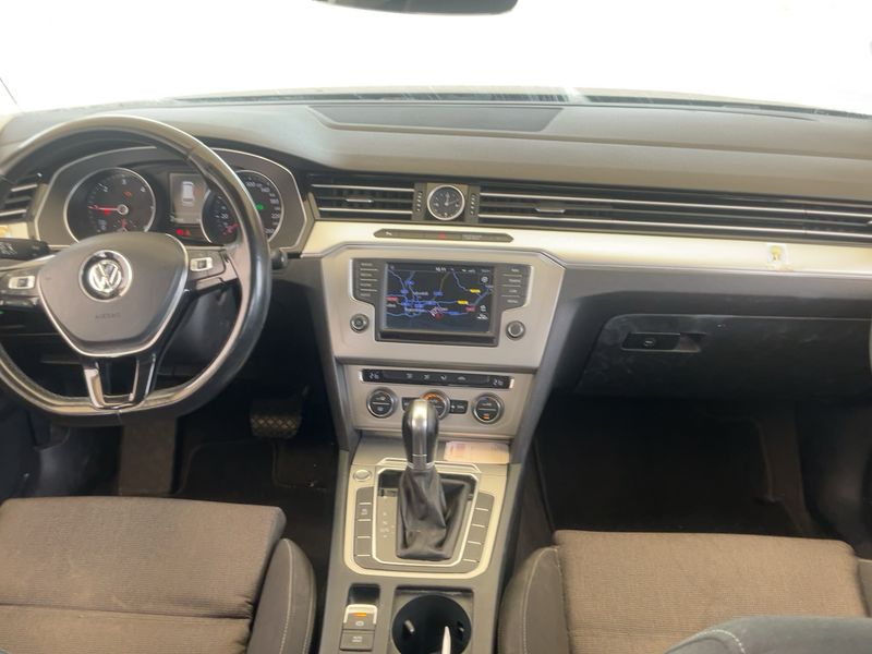 Volkswagen Passat 1.6 TDI Comfortline BlueMotion Tech 2015 – снимка 12