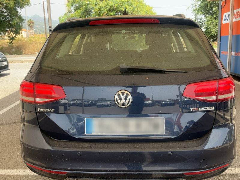 Volkswagen Passat 1.6 TDI Comfortline BlueMotion Tech 2015 – снимка на щета