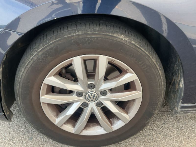 Volkswagen Passat 1.6 TDI Comfortline BlueMotion Tech 2015 – снимка 17