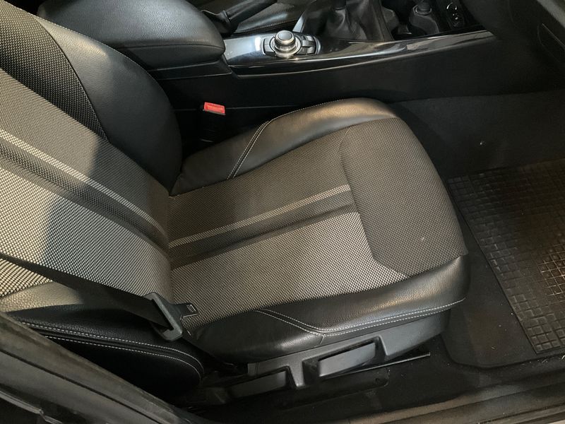 BMW 1er 118d Urban Line 2016 – снимка 30