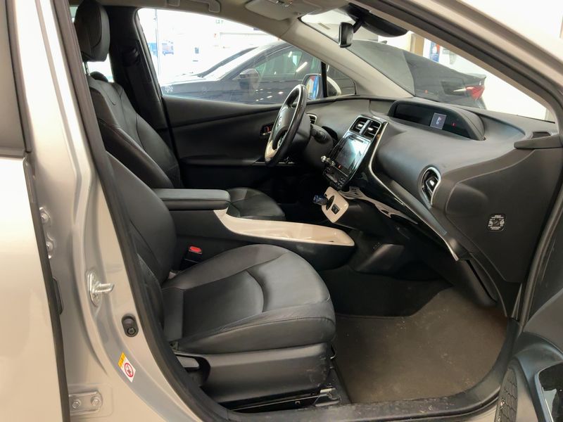 Toyota Prius 1.8 Lounge 2016 – снимка 16