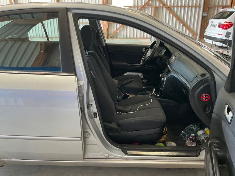 Hyundai Sonata 2.0 CRDi CRDI Comfort I 2008 – снимка 3