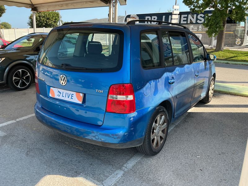 Volkswagen Touran 1.9 TDI Trendline 2004 – снимка 2