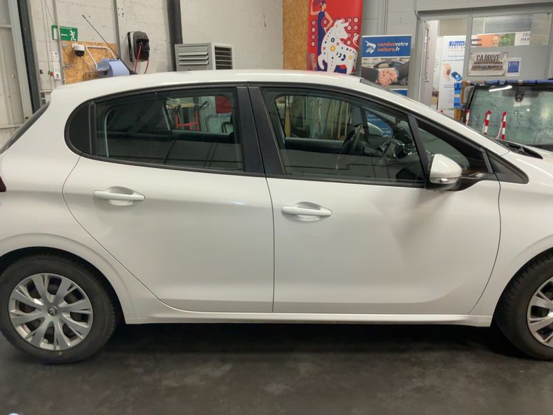 Peugeot 208 1.2 e-VTi Active 2017 – снимка 10