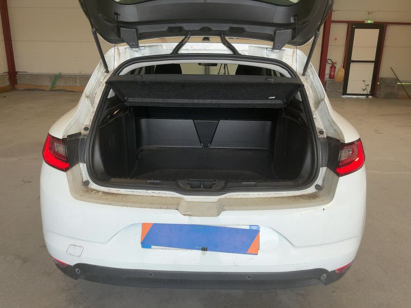 Renault Megane 1.5 BLUE dCi Business 2020 – снимка 15