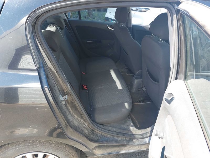 Opel Corsa 1.3 CDTI Essentia 2009 – снимка 13