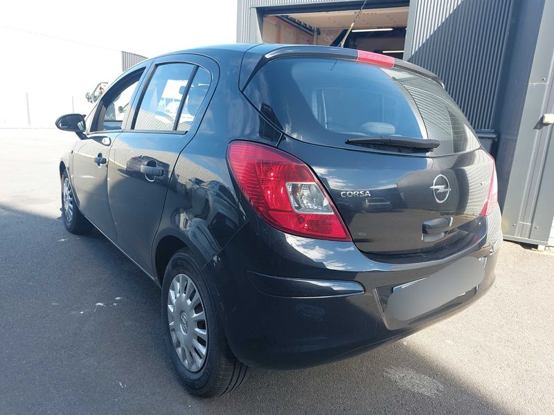 Opel Corsa 1.3 CDTI Essentia 2009 – снимка 3