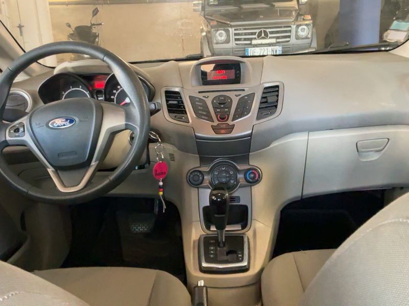 Ford Fiesta 1.4 Trend 2010 – снимка 17