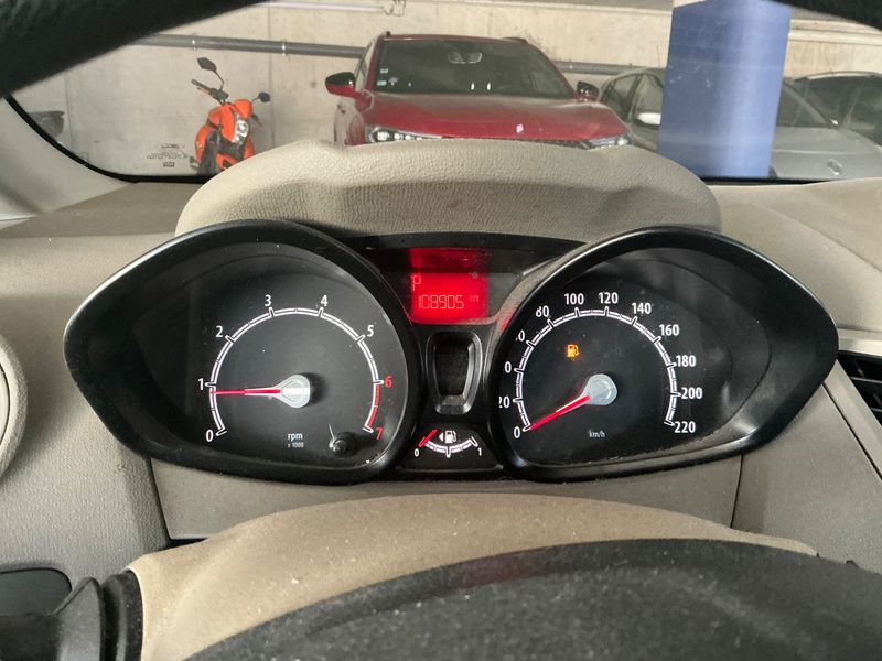 Ford Fiesta 1.4 Trend 2010 – снимка 18