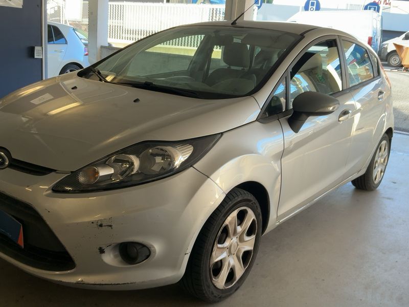 Ford Fiesta 1.4 Trend 2010 – снимка 2