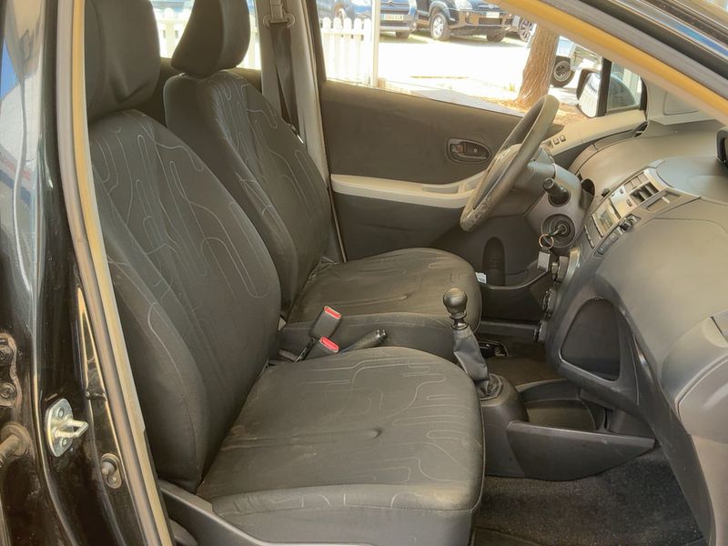 Toyota Yaris 1.4 D-4D Connect 2011 – снимка 16