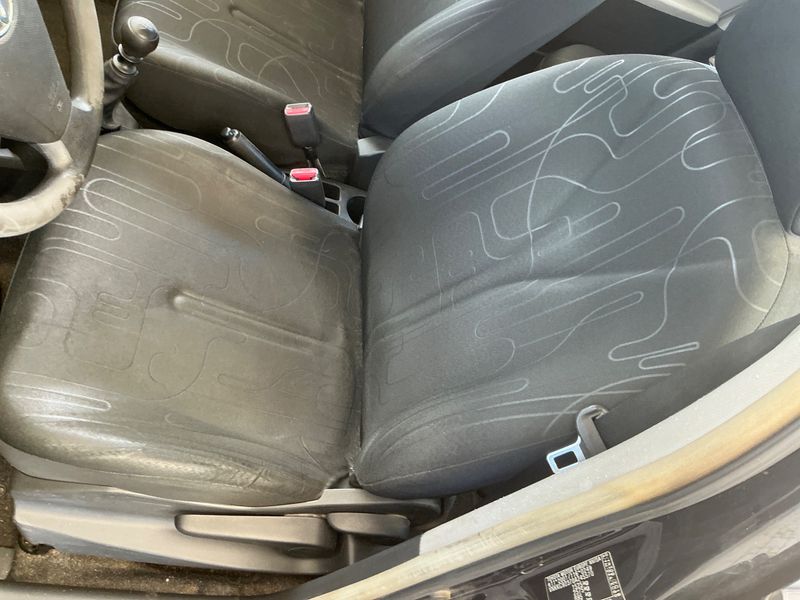 Toyota Yaris 1.4 D-4D Connect 2011 – снимка 33