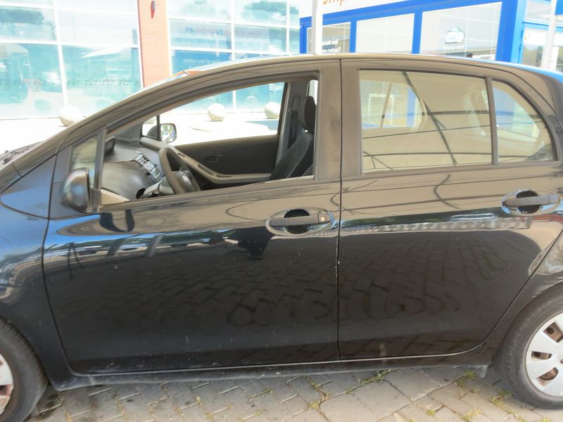Toyota Yaris 1.4 D-4D Connect 2011 – снимка 4