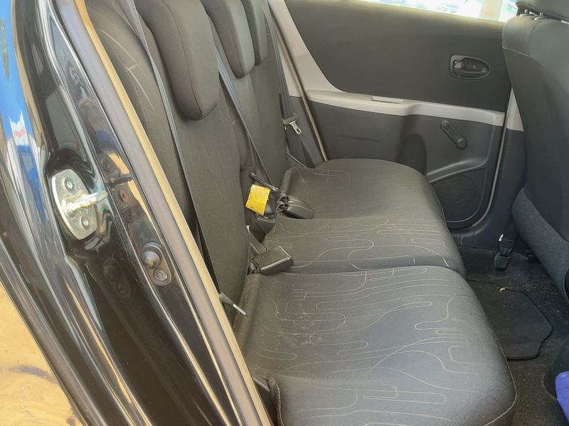 Toyota Yaris 1.4 D-4D Connect 2011 – снимка 19