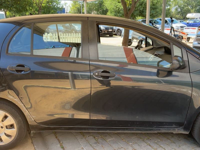 Toyota Yaris 1.4 D-4D Connect 2011 – снимка 10